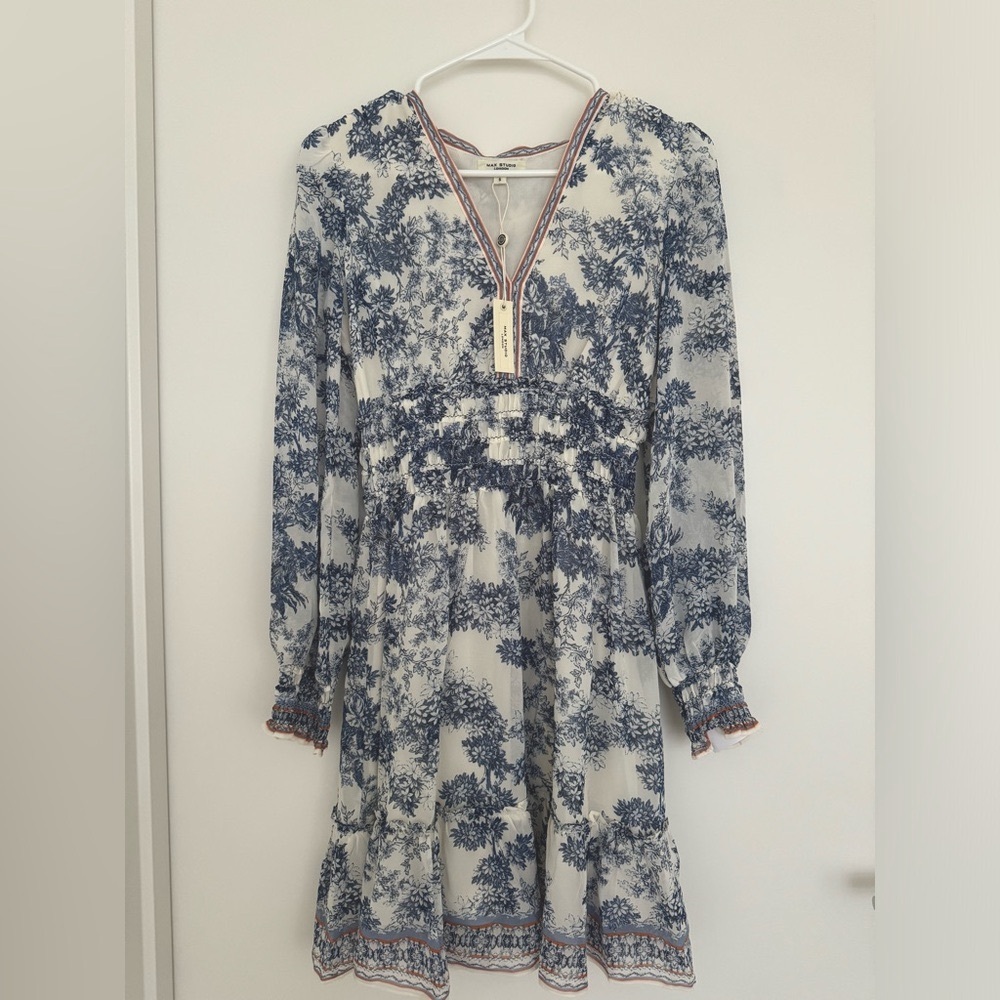 Knee length long sleeve dress size S